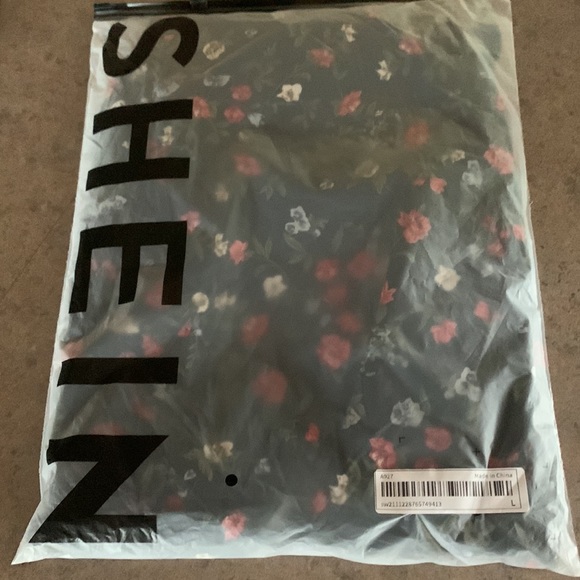 Ditsy Floral Print Ruffle Trim Asymmetrical Hem Skirt - Picture 6 of 6